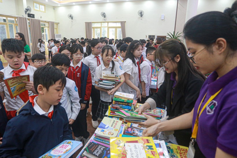 Gần 1.500 học sinh tiểu học háo hức trong ngày hội sách ảnh 3