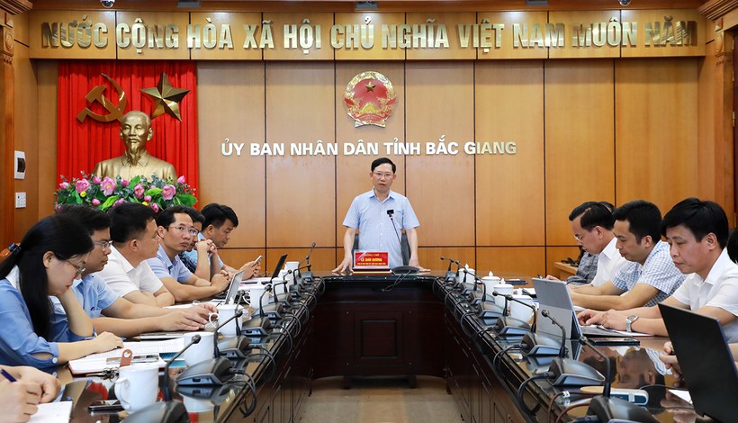 Chủ tịch UBND tỉnh Bắc Giang chủ trì làm việc với các địa phương và doanh nghiệp.