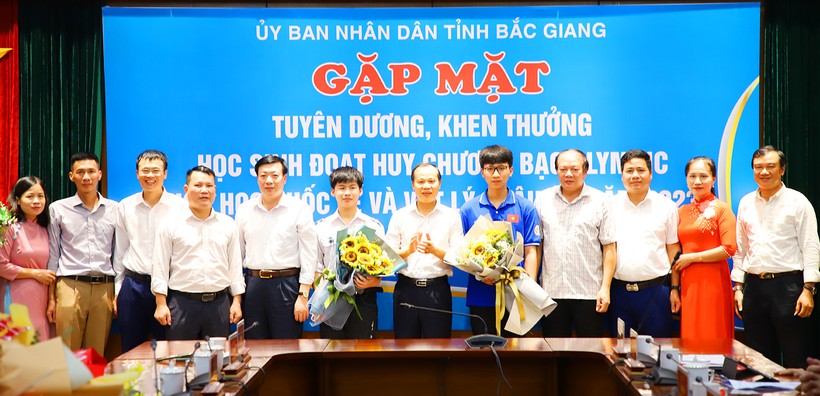 Bắc Giang tuyên dương học sinh đạt huy chương Olympic ảnh 2