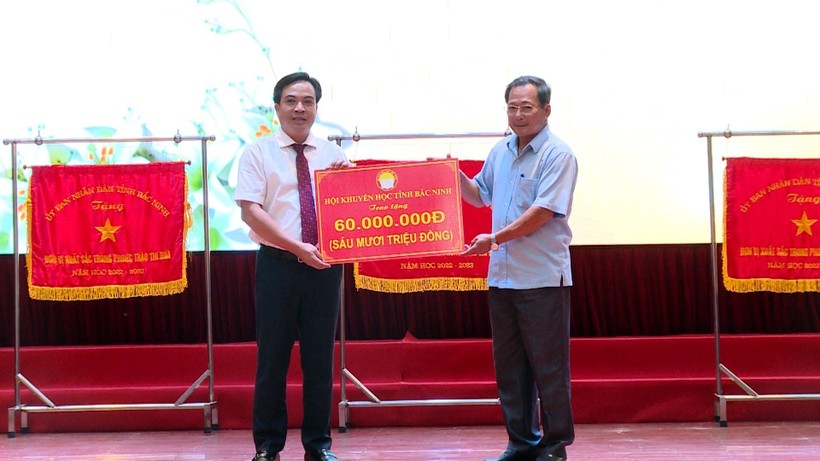 Nhiều tập thể ngành GD&ĐT TP Bắc Ninh được khen thưởng ảnh 3