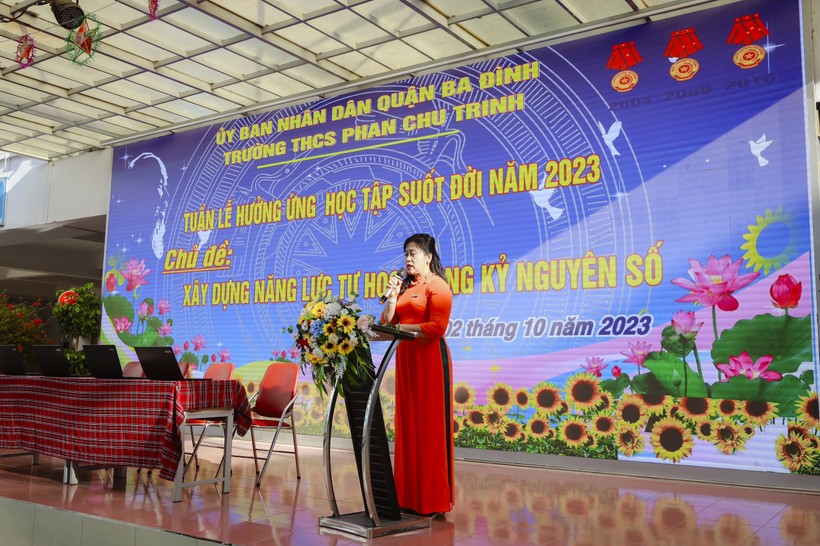 Cô Nguyễn Thanh Hà - Hiệu trưởng Trường THCS Phan Chu Trinh phát biểu tại lễ phát động. ảnh 2