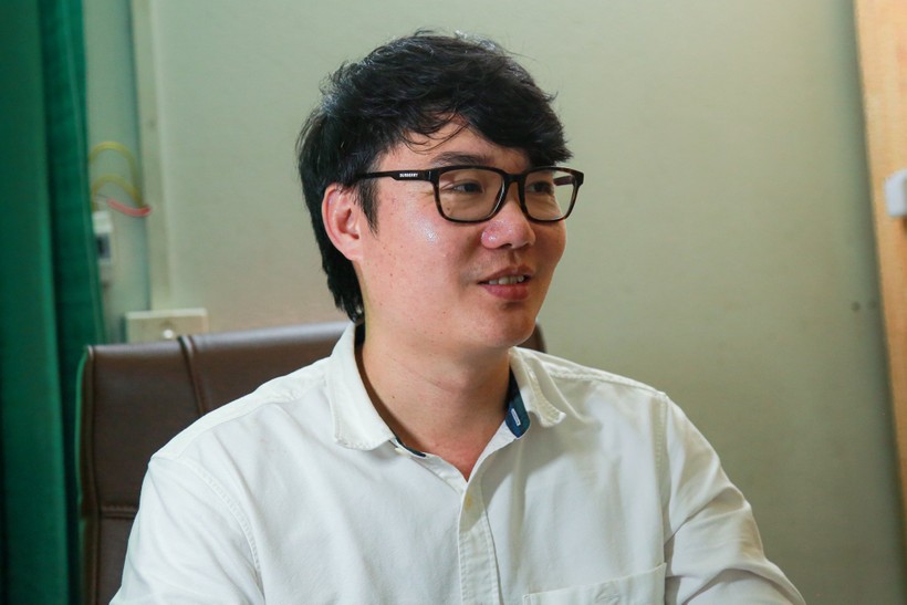 Thầy Lê Hồng Hà, Phó Hiệu trưởng Trường phổ thông quốc tế Kinh Bắc chia sẻ về chương trình tiếng Anh. ảnh 2