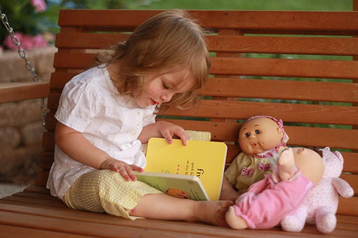 Mẹo để trẻ đam mê đọc sách