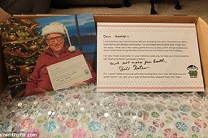 Bất ngờ được nhận món quà từ “ông già Noel” Bill Gates