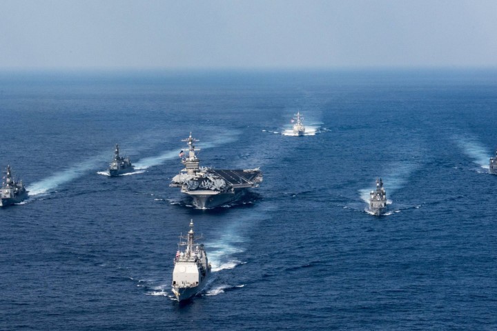 Chiến hạm các cường quốc "rầm rập" kéo về bán đảo Triều Tiên
