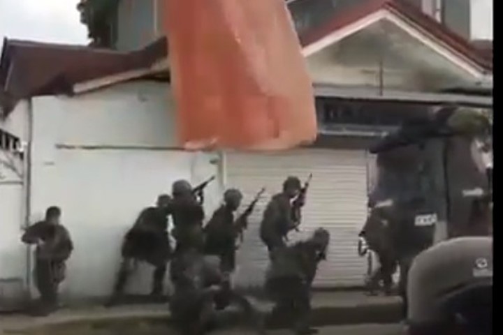Quân đội Philippines cơ động đánh khủng bố Maute trong thành Marawi