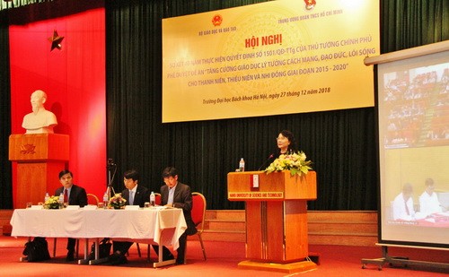 Thứ trưởng Nguyễn Thị Nghĩa phát biểu tại hội nghị