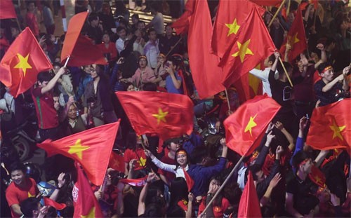 Việt Nam gây ấn tượng bằng phong cách quả cảm của đội tuyển và hàng triệu CĐV xuống đường mừng chiến thắng.

