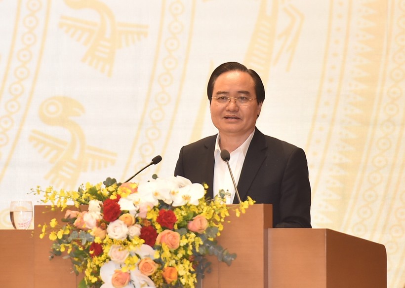 Bộ trưởng Bộ Giáo dục và Đào tạo Phùng Xuân Nhạ phát biểu tại Hội nghị sáng 29/12.