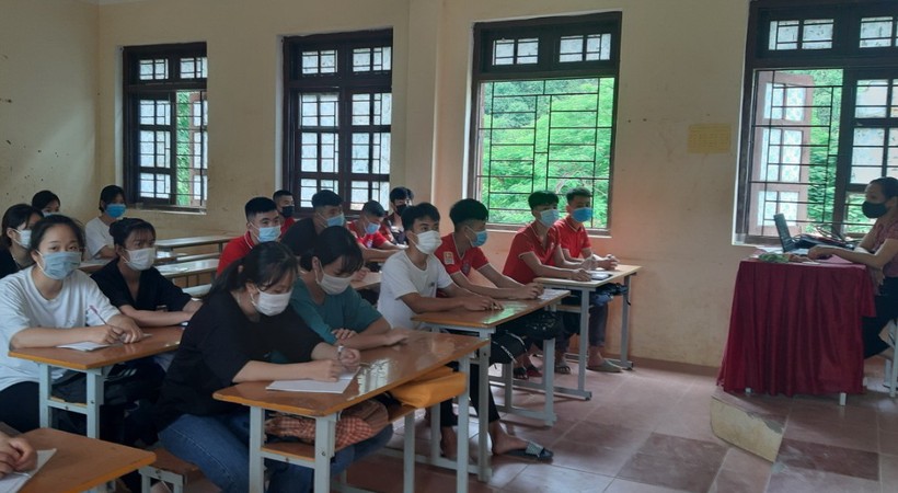 Một lớp ôn thi tốt nghiệp THPT của Trường THCS&THPT Bá Thước (Thanh Hoá) - sáng 9/6. Ảnh: NTCC 