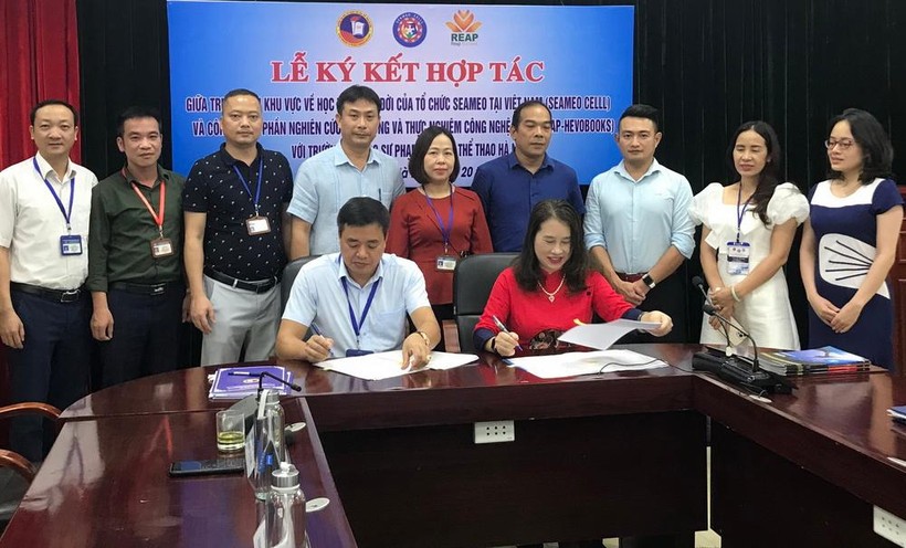 Lễ ký kết giữa Trường Đại học Sư phạm TDTT Hà Nội với Trung tâm khu vực về học tập suốt đời của tổ chức SEAMEO tại Việt Nam (SEAMEO CELL) và Công ty cổ phần Nghiên cứu, ứng dụng và thực nghiệm công nghệ REAP (REAP-HEVOBOOKS). 