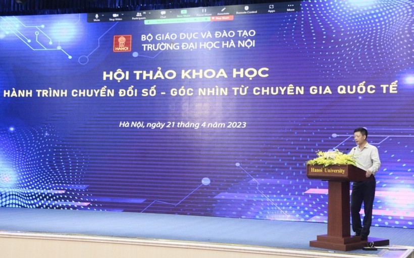 TS Lương Ngọc Minh - Phó Hiệu trưởng Trường ĐH Hà Nội phát biểu khai mạc hội thảo.