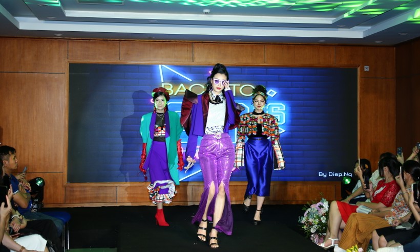 Sinh viên trường ĐH Mở Hà Nội biểu diễn thời trang tốt nghiệp ảnh 5
