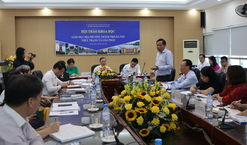 Phó Bí thư Thành ủy Hà Nội Nguyễn Văn Phong phát biểu tại hội thảo.