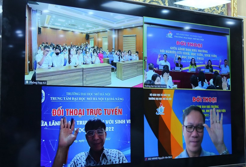 Lãnh đạo Trường Đại học Mở Hà Nội đối thoại với sinh viên ảnh 2