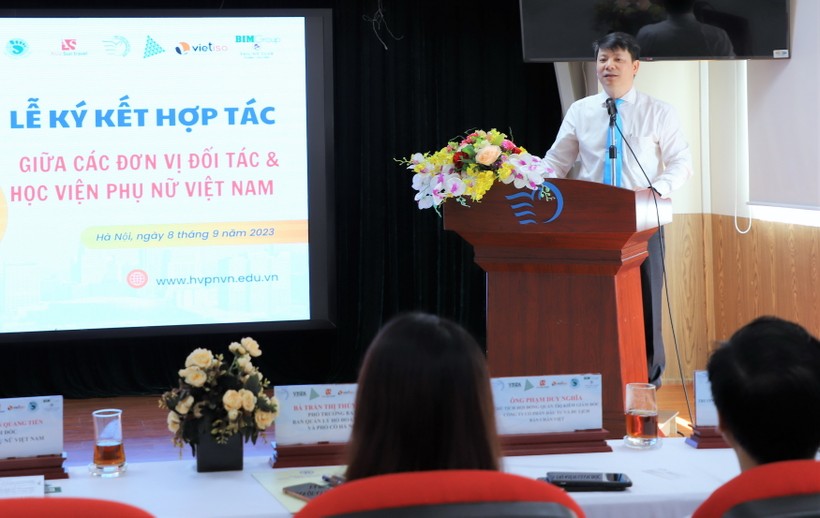PGS.TS Trần Quang Tiến – Giám đốc Học viện Phụ nữ Việt Nam phát biểu tại buổi lễ. ảnh 1