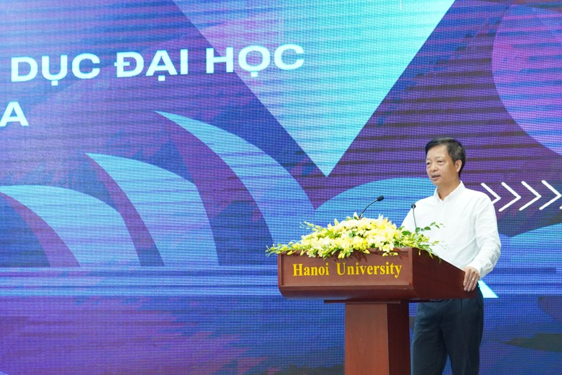 TS Lương Ngọc Minh - Phó hiệu trưởng Trường ĐH Hà Nội phát biểu tại Tọa đàm. ảnh 1