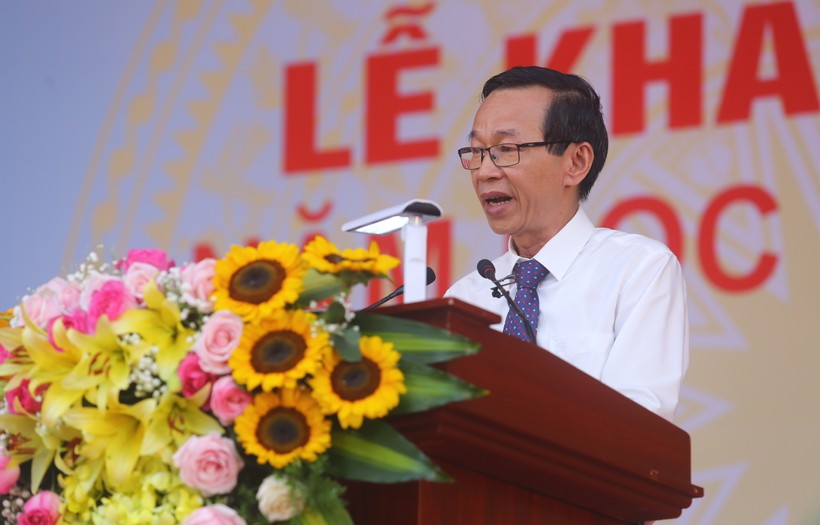 GS.TS Nguyễn Văn Minh – Hiệu trưởng Trường ĐH Sư phạm Hà Nội phát biểu tại lễ khai giảng năm học 2023 - 2024. ảnh 1