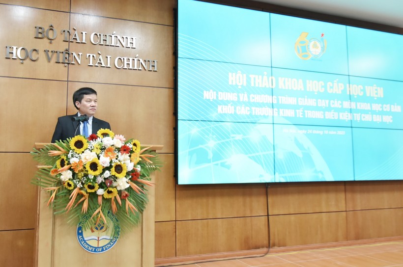 PGS.TS Nguyễn Mạnh Thiều – Phó Giám Học viện Tài chính phát biểu tại hội thảo. ảnh 1