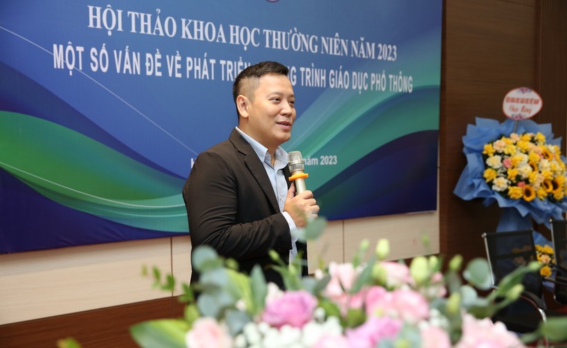 GS.TS Lê Anh Vinh - Viện trưởng Viện Khoa học Giáo dục Việt Nam trao đổi tại hội thảo.