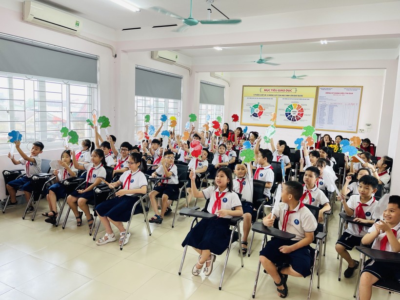Trường Tiểu học Xuân Đỉnh tổ chức 'Bác Hồ trong trái tim em' ảnh 2