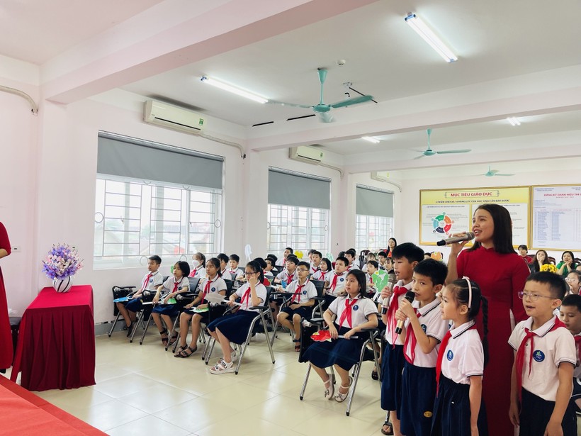 Trường Tiểu học Xuân Đỉnh tổ chức 'Bác Hồ trong trái tim em' ảnh 3