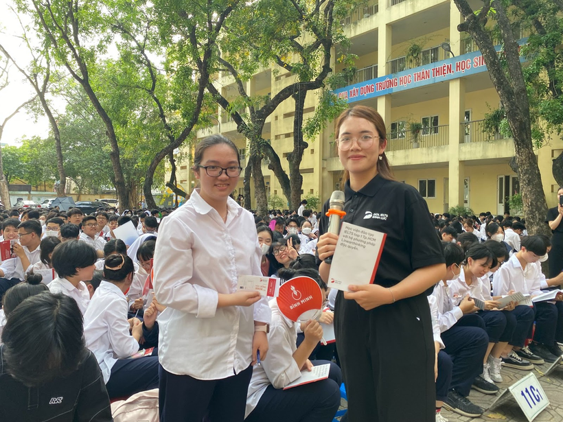 Học sinh trường THPT Nguyễn Gia Thiều hào hứng với Linearthinking ảnh 3