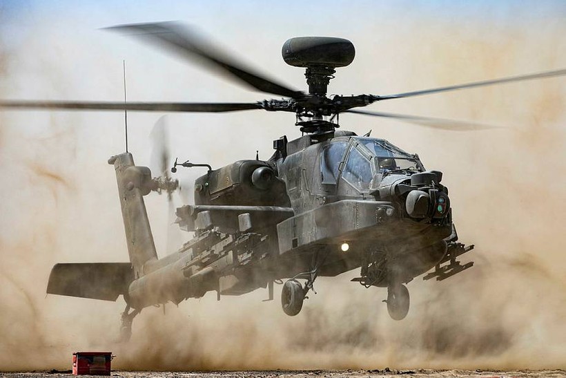 Trực thăng Apache xuất hiện ở Ukraine sẽ làm mất danh tiếng vũ khí phương Tây - Ảnh 1.