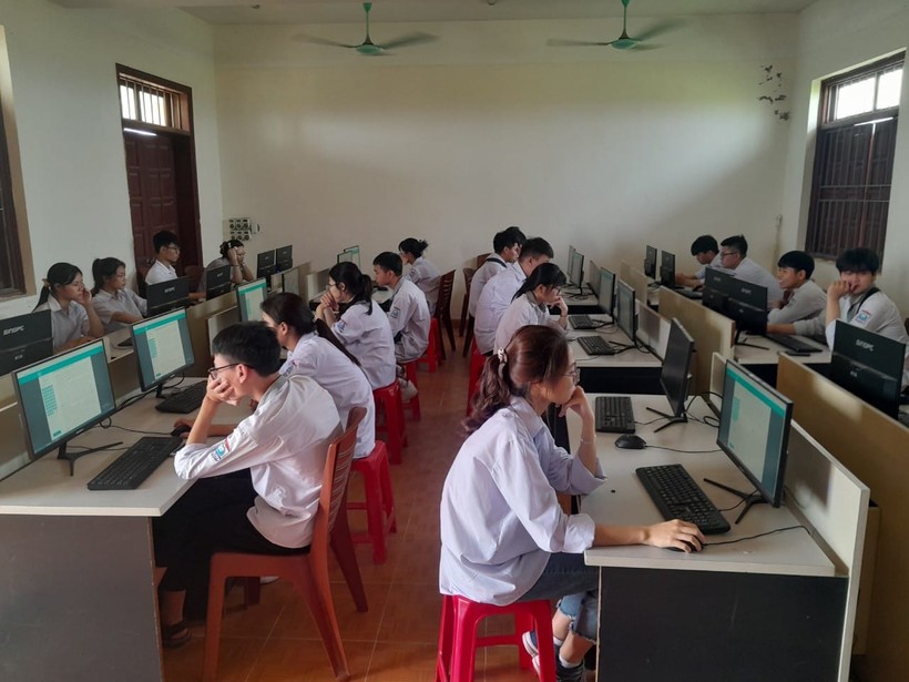 Ninh Bình dự kiến có 475 phòng thi với 24 điểm thi đặt tại các trường THPT công lập, trong đó có 9 điểm thi có thí sinh giáo dục thường xuyên.