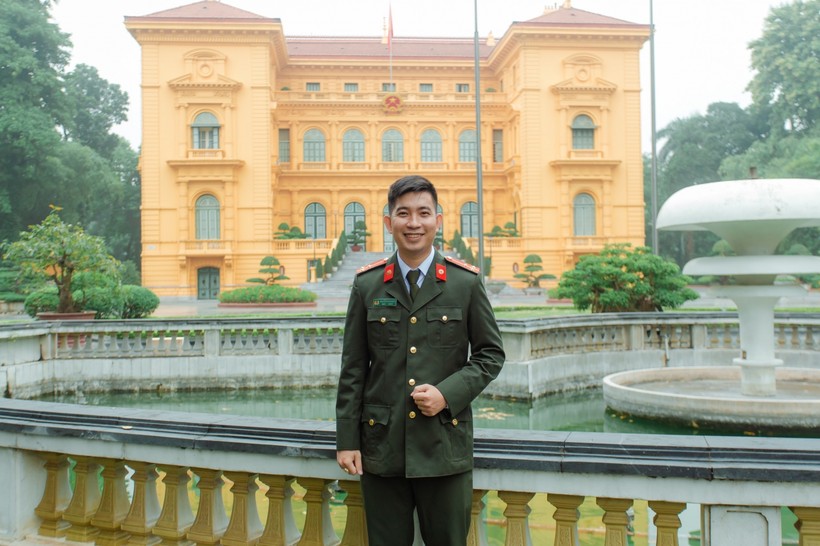 Nhà giáo Nguyễn Trung Kiên.