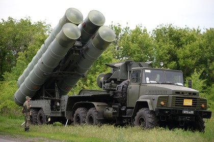 Serbia muốn mua tên lửa đánh chặn S-300 từ Nga