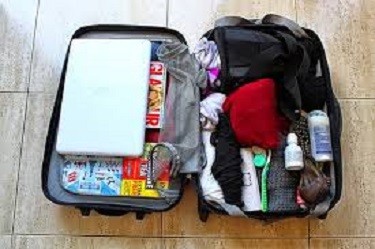 Xách hộ hành lý máy bay, coi chừng “vớ” phải hàng cấm