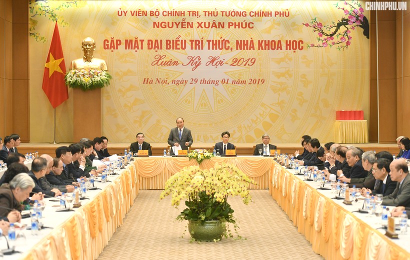 Thủ tướng Nguyễn Xuân Phúc phát biểu tại buổi gặp mặt các trí thức, nhà khoa học. Ảnh: VGP
