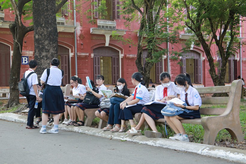 Hơn 15.000 thí sinh ở Thừa Thiên – Huế thi tuyển sinh vào lớp 10 ảnh 3