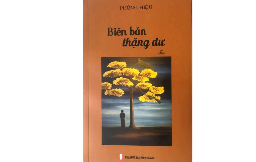 Bìa cuốn “Biên bản thặng dư” của nhà thơ Phùng Hiệu.