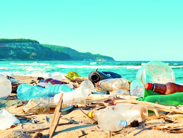 Giới khoa học đã cảnh báo, khi bạn vứt một mẩu rác nhựa ra môi trường, nó phải mất 450 năm để tiêu hủy hoàn toàn