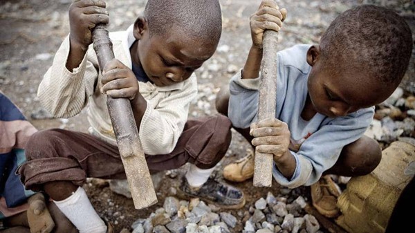 Trẻ em lao động ở mỏ cobalt Congo