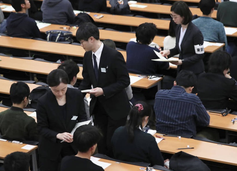 Trường học Nhật Bản: Nhiều biện pháp ứng phó với Covid-19  trước thềm thi cử