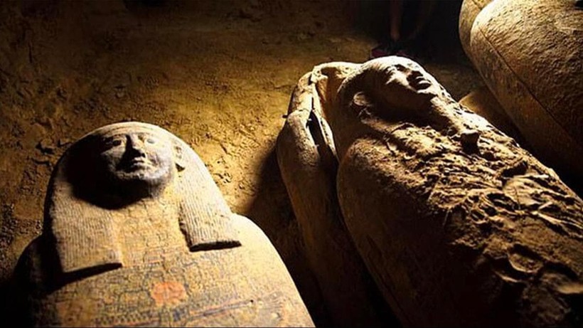 Phát hiện 27 quan tài cổ chứa xác ướp nơi giếng sâu Ai Cập được đánh giá là vô cùng quan trọng (Ảnh: Daily Mail).
