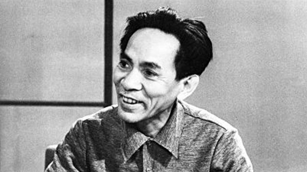 Nhà thơ Tế Hanh khi ở độ tuổi sung sức trong sáng tác.