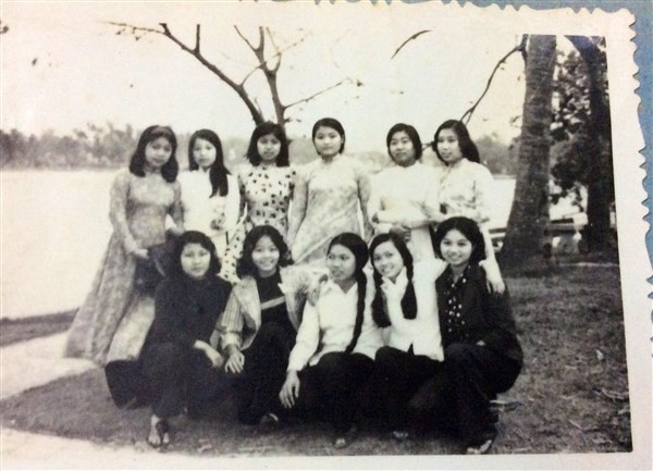 11 cô giáo mầm non Hà Nội ngày lên đường đi dạy ở vùng kinh tế mới Lâm Đồng.