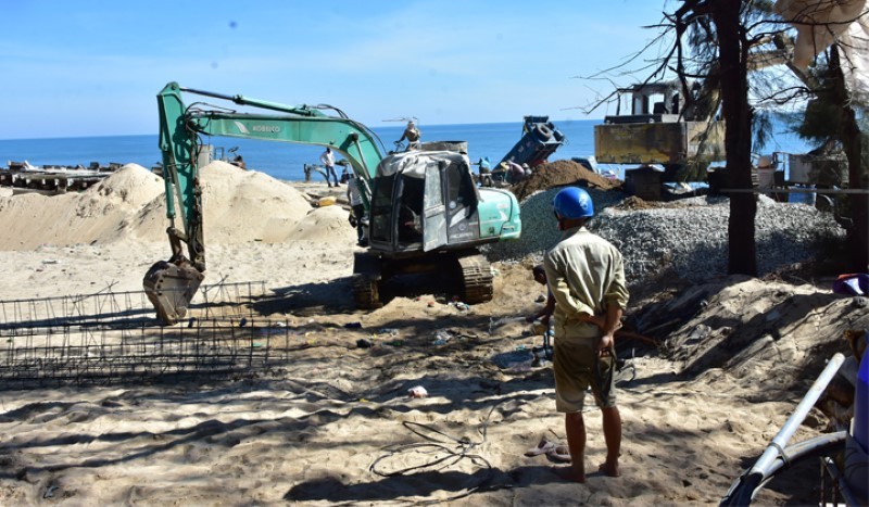 Công trình kè chống sạt lở bờ biển đoạn qua xã Phú Thuận, huyện Phú Vang, tỉnh Thừa Thiên - Huế.