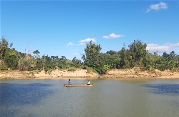 Dòng sông Đăk Bla là nơi gắn bó với cuộc sống hàng ngày của người dân ở làng du lịch Kon Kơ Tu.