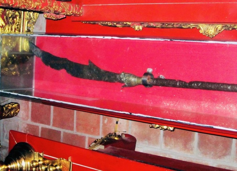 Thanh Long đao đang được trưng bày tại Khu tưởng niệm Vương triều Mạc, ở xã Ngũ Đoan (huyện Kiến Thụy).