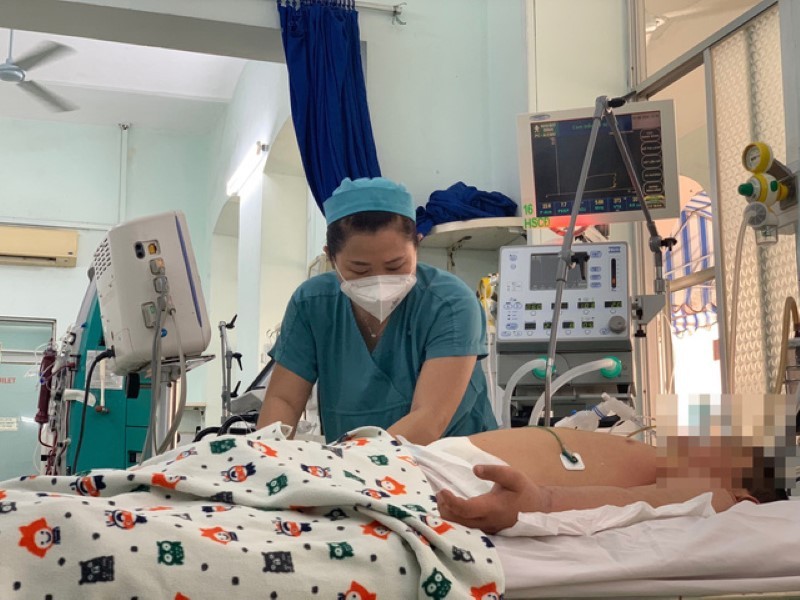 Chăm sóc trẻ bị sốt xuất huyết tại Bệnh viện Nhi đồng 2, Thành phố Hồ Chí Minh. Ảnh: BVCC.