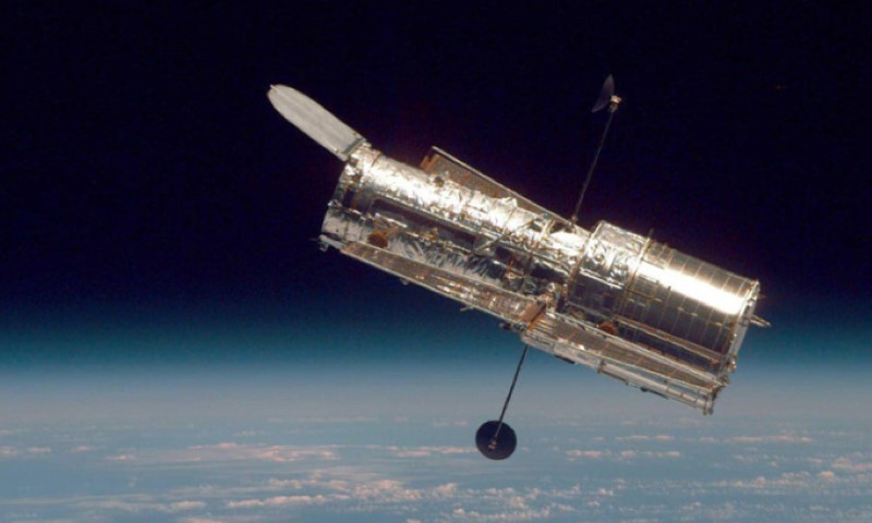 Kính viễn vọng không gian Hubble hoạt động trên quỹ đạo năm 1997. Ảnh: NASA