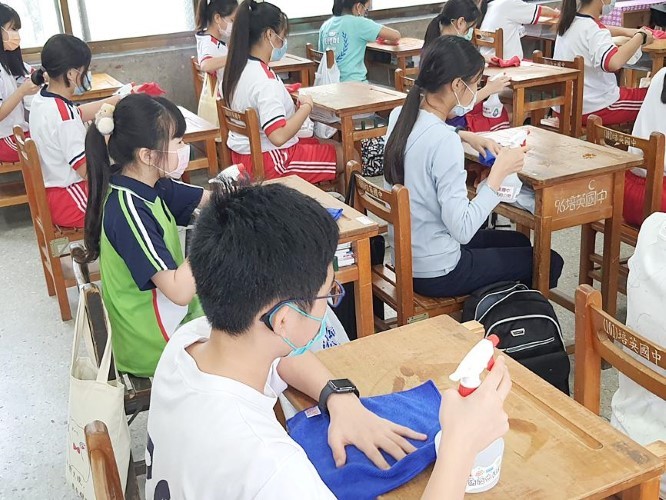 Học sinh quận Tân Trúc, Đài Loan trở lại trường sau dịch Covid-19.