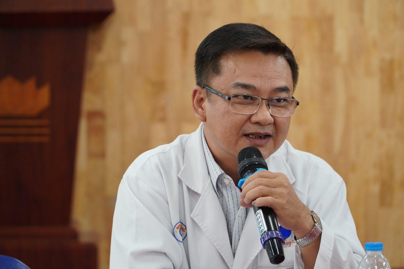 Tiến sĩ Lê Quốc Hùng - Trưởng khoa Bệnh Nhiệt đới, Bệnh viện Chợ Rẫy. Ảnh: BVCC.
