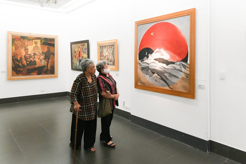Triển lãm “Còn mãi với thời gian”, kéo dài tới 29/7 tại Bảo tàng Mỹ thuật Việt Nam.