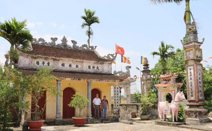 Đền thờ Hoàng giáp Trần Hữu Thành tại khuôn viên chùa Đào Lạng (Nghĩa Hưng - Nam Định). 